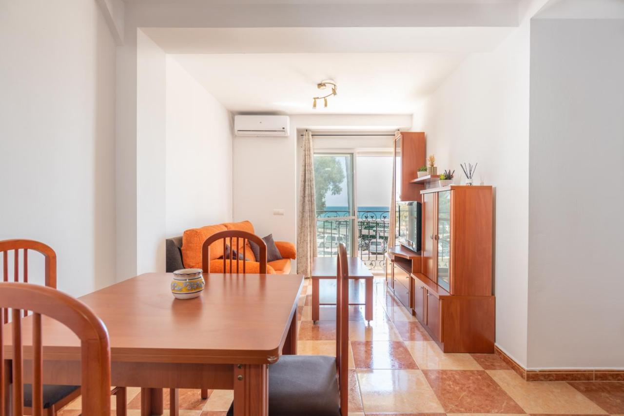 מאלגה Renthas Pedregalejo Beach Apartments מראה חיצוני תמונה