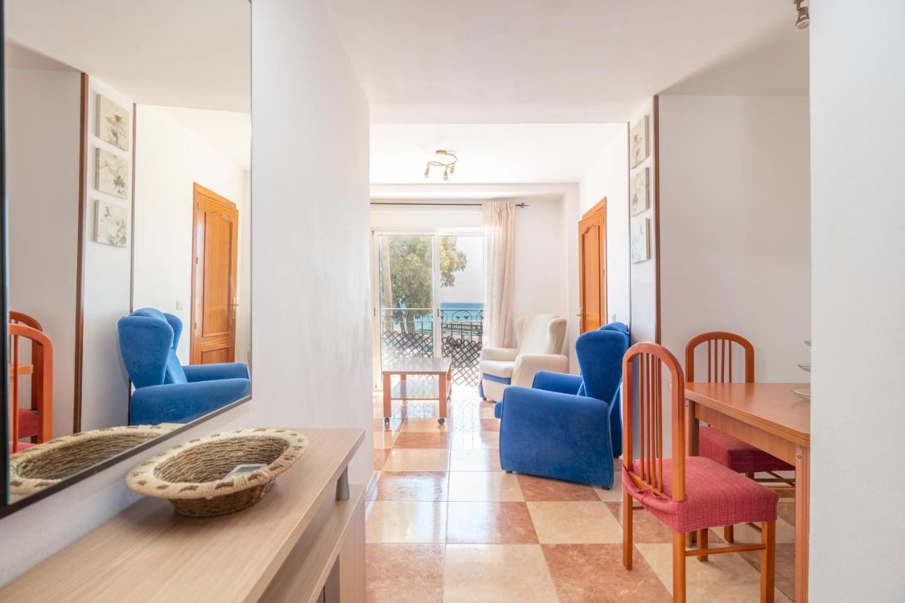 מאלגה Renthas Pedregalejo Beach Apartments מראה חיצוני תמונה