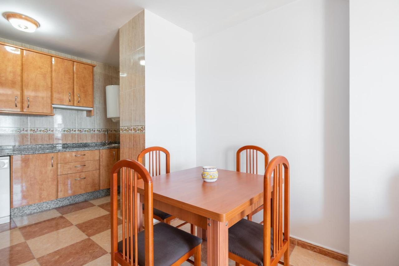 מאלגה Renthas Pedregalejo Beach Apartments מראה חיצוני תמונה