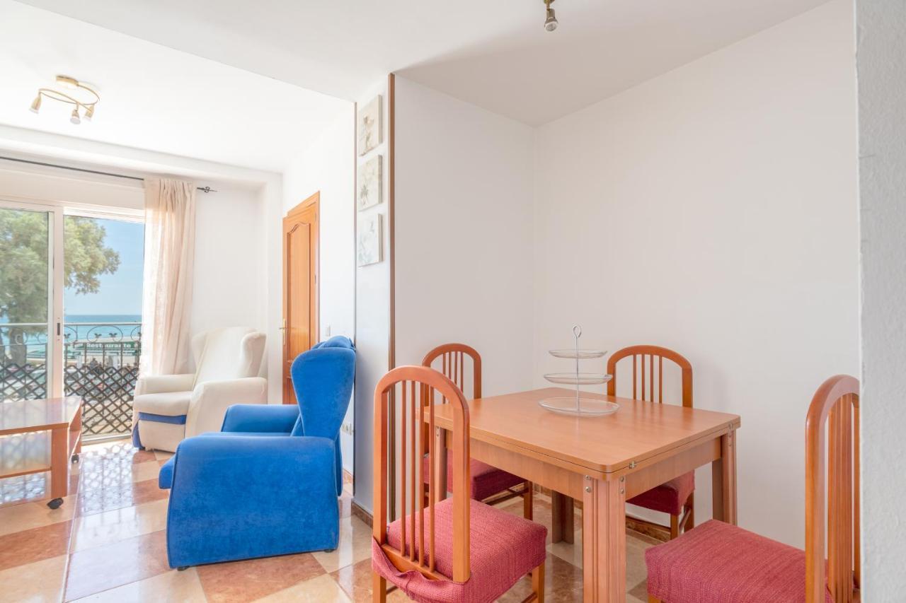 מאלגה Renthas Pedregalejo Beach Apartments מראה חיצוני תמונה