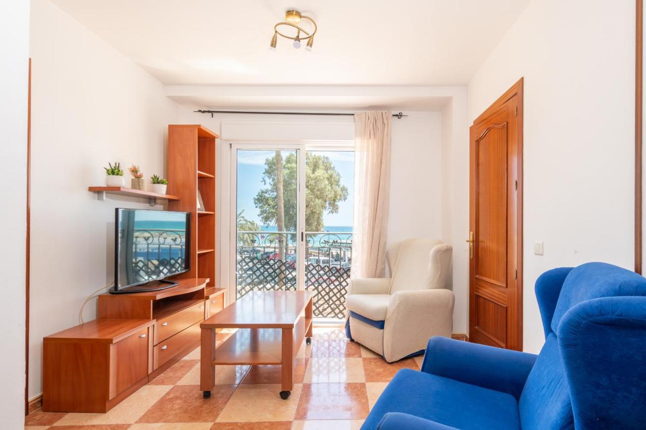מאלגה Renthas Pedregalejo Beach Apartments מראה חיצוני תמונה