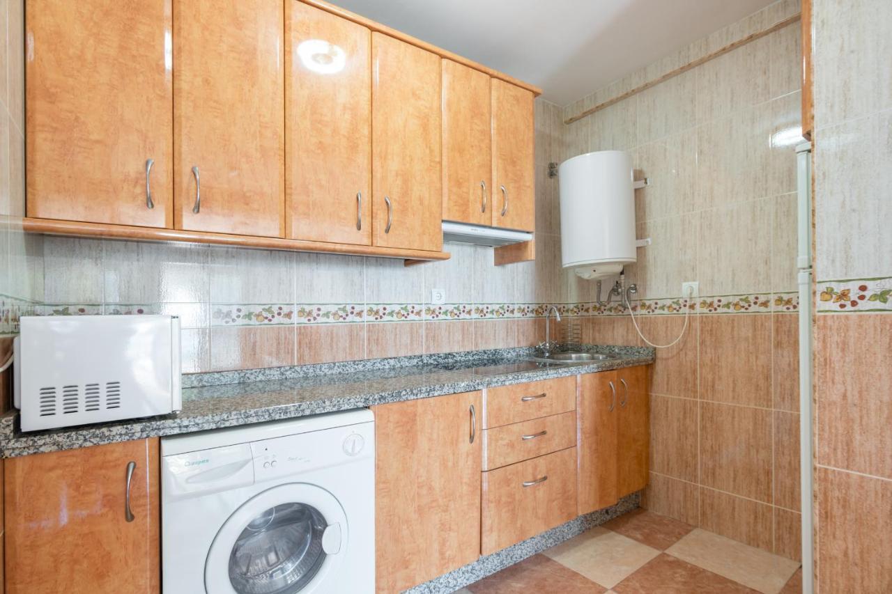 מאלגה Renthas Pedregalejo Beach Apartments מראה חיצוני תמונה